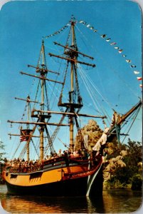 Oversized Disneyland Hallmark PC The Columbia 3 Masted Pirate Sailing Ship