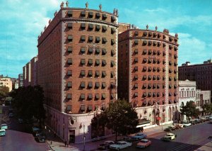 CONTINENTAL SIZE POSTCARD THE MAYFLOWER HOTEL WASHINGTON D.C. 1960s CARS