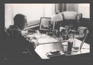 097265 RACHMANINOFF Russian Composer PIANIST near Table PHOTO