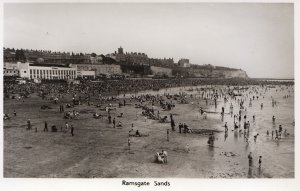 Kent Postcard - Ramsgate Sands - Real Photograph - Ref ZZ4477