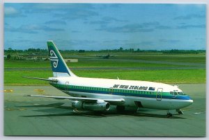 Airplane Postcard Air New Zealand Airlines Airways Boeing 737-219 Advanced GC57