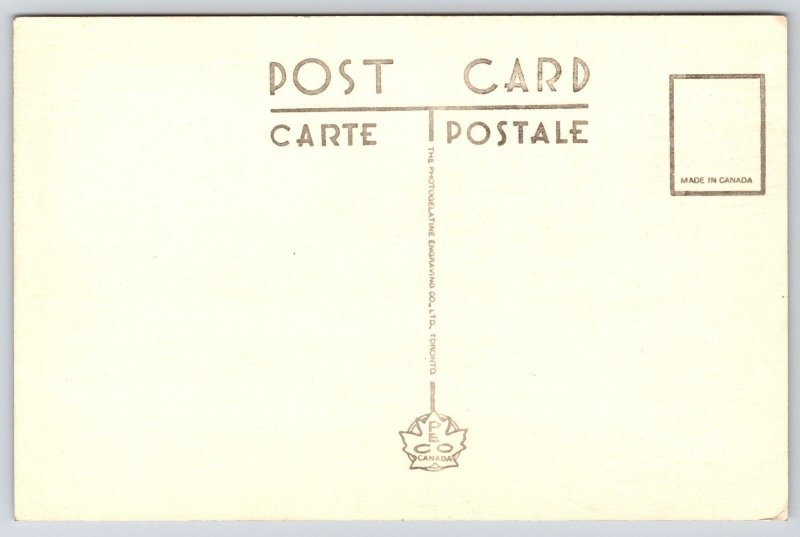 Un Paquebot Filant Sous Le Pont De Quebec Canada Ocean Liner Clearing Postcard