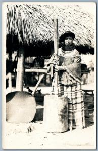 SEMINOLE INDIAN WOMAN FLORIDA VINTAGE REAL PHOTO POSTCARD RPPC