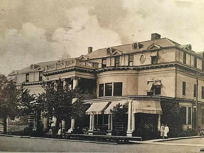 Postcard  1928 View of Boone Tavern,  Berea, KY.          U2