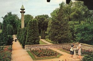 Shakespearean Garden Stratford Ontario Canada Postcard 2R4-263