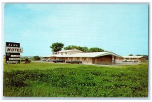 c1950's Alma Motel Cars US 27A North City Limits Alma Michigan MI Postcard