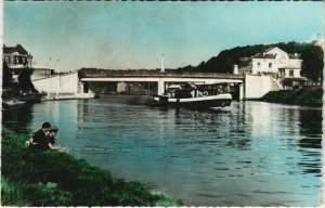 CPA CREIL Bords de l'Oise (130983)