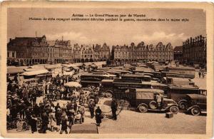 CPA ARRAS - Le Grand'Place un jour de Marché - Maisons de style espagnol(220270)