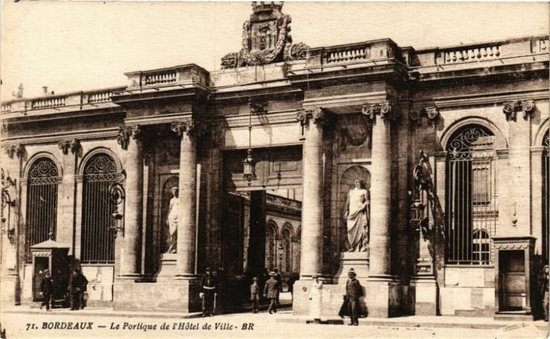 CPA BORDEAUX-Le Portique de l'Hotel de Ville (176930)