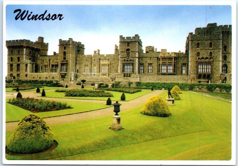 Postcard - The East Terrace and Gardens, Windsor Castle - Windsor, England 5025105000002
