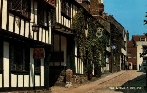 VINTAGE POSTCARD THE MERMAID HISTORICAL INN RYE EAST SUSSEX ENGLAND U.K.