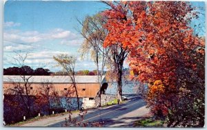 Postcard - Connecticut River and N.H. end of Covered Bridge - Windsor, Vermont