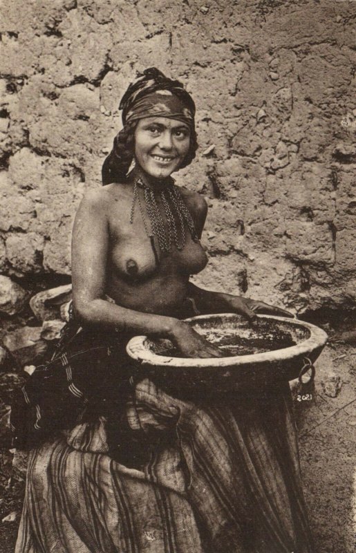 PC CPA ETHNIC NUDE FEMALE, AFRIQUE D'NORD, TYPE DE FEMME, POSTCARD (b18925)