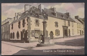 France Postcard - Street in Le Conquet, Brittany     RS8700