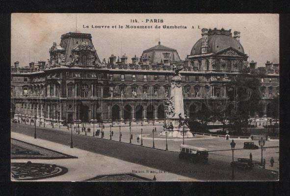 058630 FRANCE Paris le Louvre et le monument de Gamb