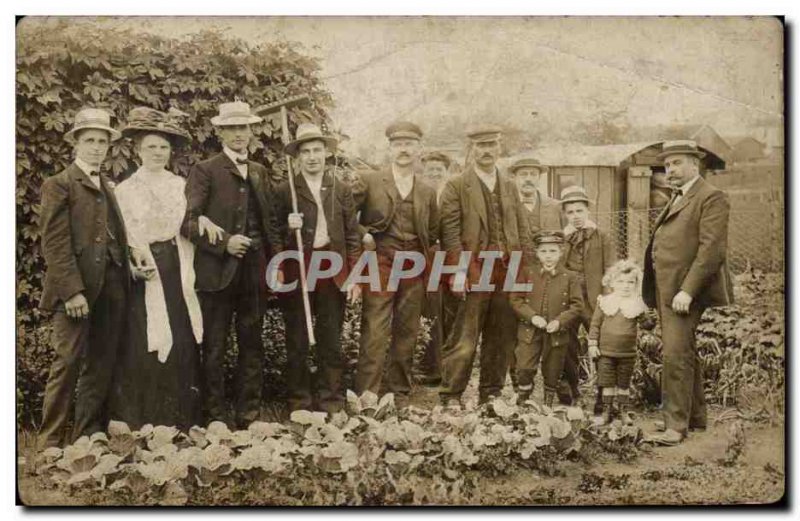 PHOTO CARD men in fields