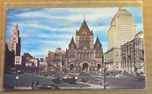 UNUSED POSTCARD - SKYLINE AT COPLEY SQUARE, BOSTON, MASSACHUSETTS - VINTAGE CARS