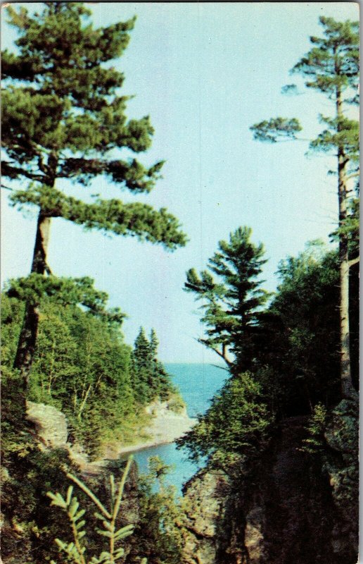 Cross River on Lake Superior North Shore Drive MN Vintage Postcard H78