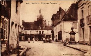 CPA SAULIEU - Place des Terreaux (586556)