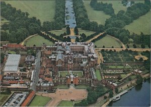 Middlesex Postcard - Aerial View of Hampton Court Palace  RR17439