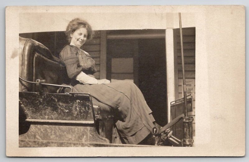 Wells Oregon DPO Woman IN Buggy Wellsdale Now Ghost Town To Albany Postcard S30