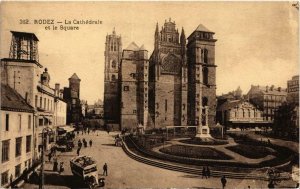 CPA RODEZ - La Cathédrale et le Square (109607)
