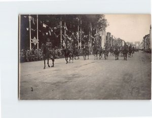 Postcard Le Défilé Souvenir des Fêtes de la Victoire Paris France