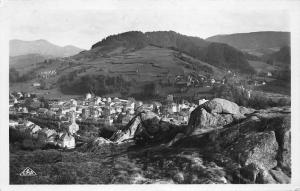 BR42500 La Bourboule les rochers et la ville france