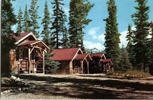 Postcard BUILDING SCENE Lake Louis Alberta AB AI7427