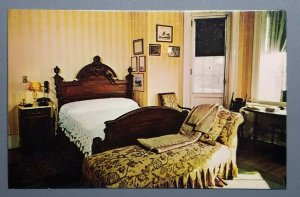 President Roosevelt's bedroom, Hyde Park, N.Y. Postcard