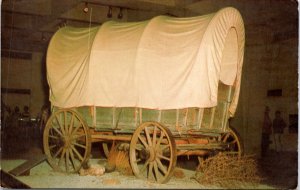 Postcard MO St. Louis - Prairie Schooner - Jefferson national Expansion Memorial