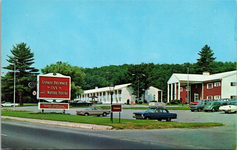 Yankee Drummer Inn & Motor House Streetview Auburn Massachusetts Chrome Postcard 