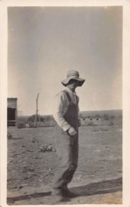 J80/ Interesting RPPC Postcard c1910 Farmer Floppy Hat Field 426