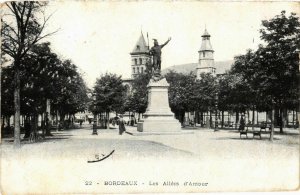 CPA BORDEAUX Les Allées d'Amour statue tours (982516)