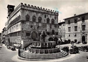 BG3165 perugia palazzo comunale e fontana maggiore   CPSM 15x9.5cm italy