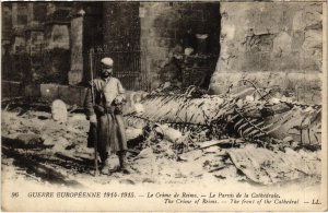 CPA Militaire - Le Crime de REIMS - Le Parvis de la Cathédrale (91775)