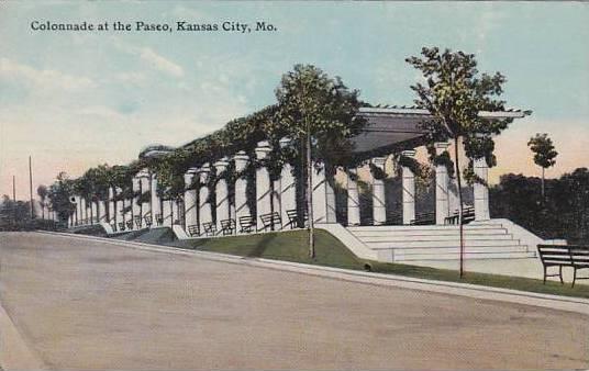 Missouri Kansas City Colonnade At The Paseo