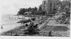 Postcard RPPC View of Sun Bathers at Waikiki Beach in Honolulu, HA.      aa6