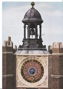 Middlesex Postcard - Hampton Court Palace - The Astronomical Clock   AB2142