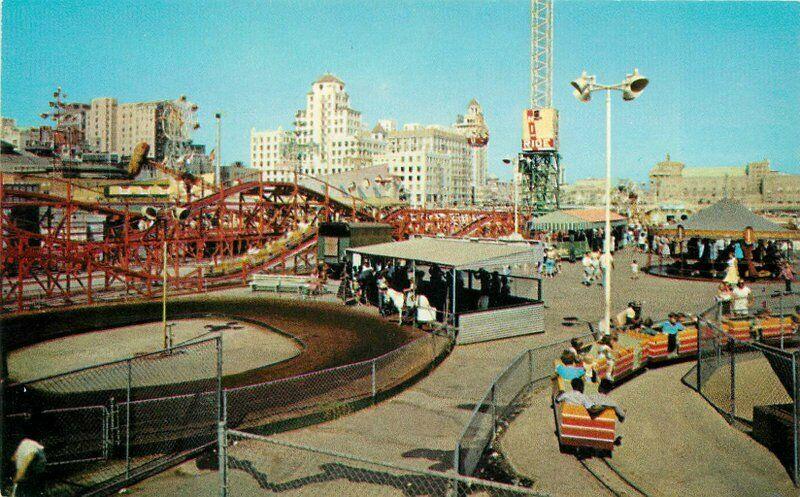 Amusement Fun Zone Roller Coaster Nu Pike 1950s Postcard Teich Western 5640