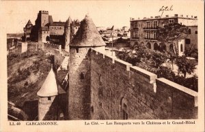 La Cite Les Remparts vers le Chateau Grand Hotel WOB Vintage Postcard Cancel 