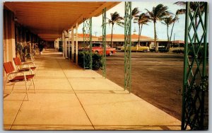 Vtg Palm Beach Florida FL Howard Johnson's Motor Lodge Motel Old Cars Postcard