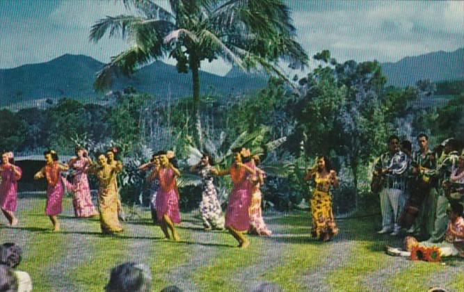 Hawaii Natives Dancing Under The Sky