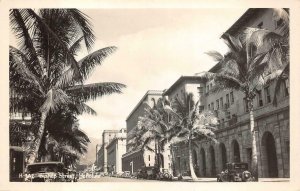 RPPC BISHOP STREET HONOLULU HAWAII CARS REAL PHOTO POSTCARD (c. 1940s)