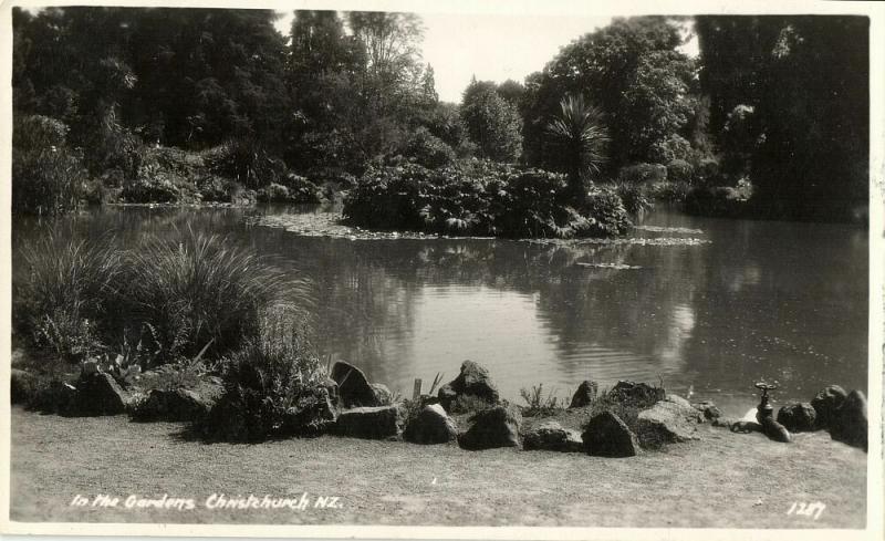 new zealand, CHRISTCHURCH, In the Gardens (1950s) RPPC