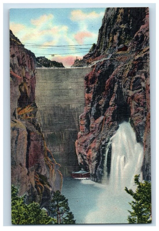 Vintage Shoshone Canon Entrace Of Yellowstone Park. Postcard P145E