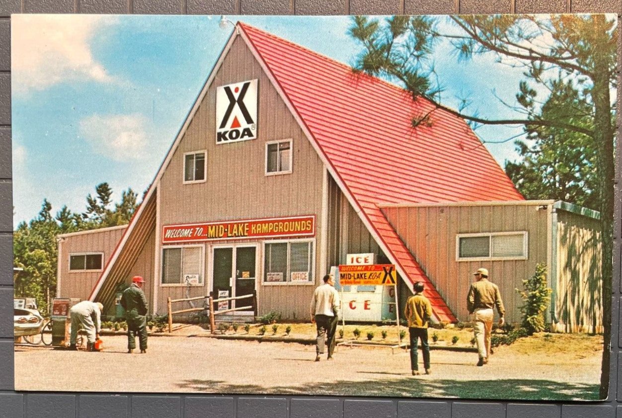 Vintage Postcard 1960'sMidLake Marina & Kampground, Hemphill, Texas