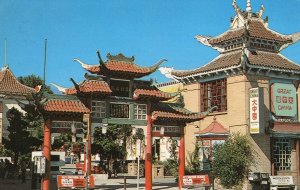 New Chinatown Gateway Los Angeles Postcard