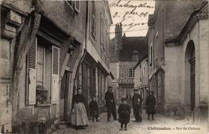 CPA CHATEAUDUN-Rue du Chateau (177647)