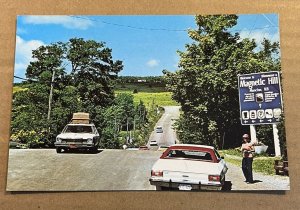 UNUSED  POSTCARD - WORLD FAMOUS MAGNETIC HILL, MONCTON, NEW BRUNSWICK, CANADA